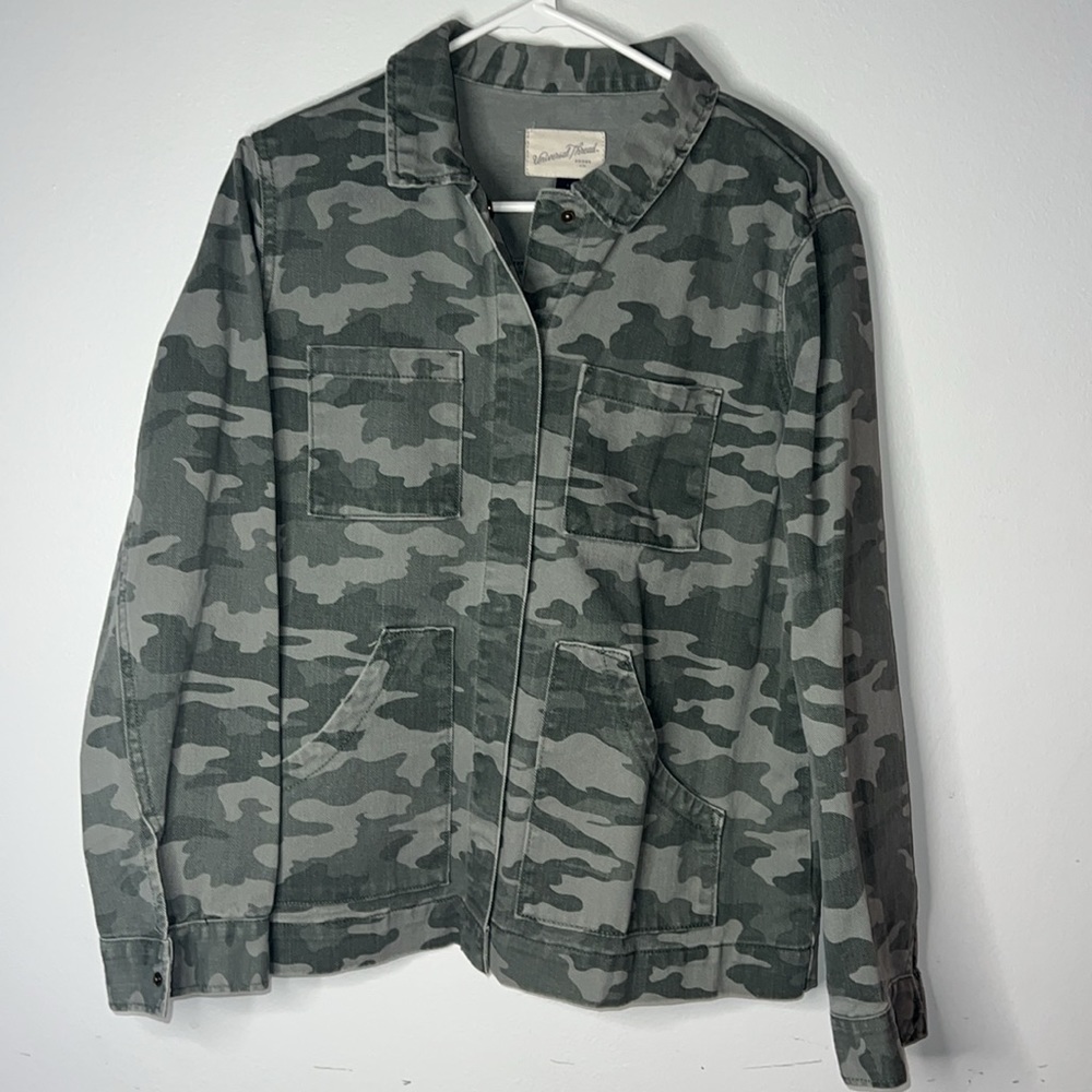 Universal Thread size small like new jacket camo - Picture 3 of 9